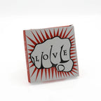 LOVE "FIST" MILK CHOCOLATE BAR 40% 40G