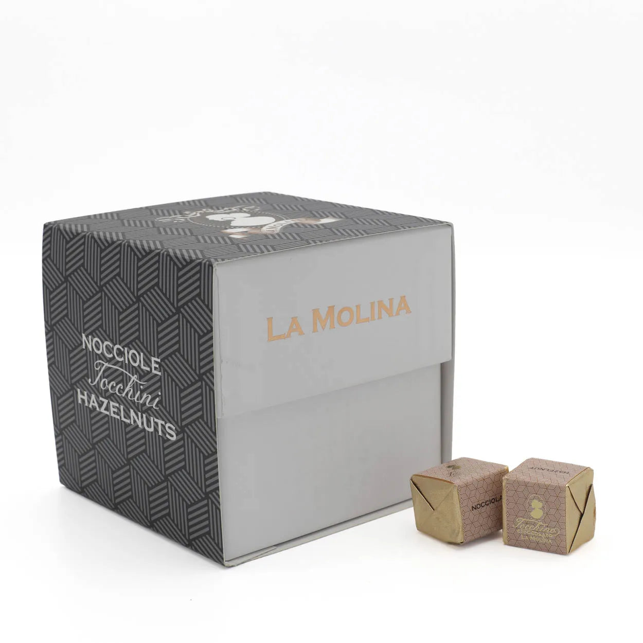 30 WRAPPED GIANDUIA MILK AND HAZELNUT CUBES