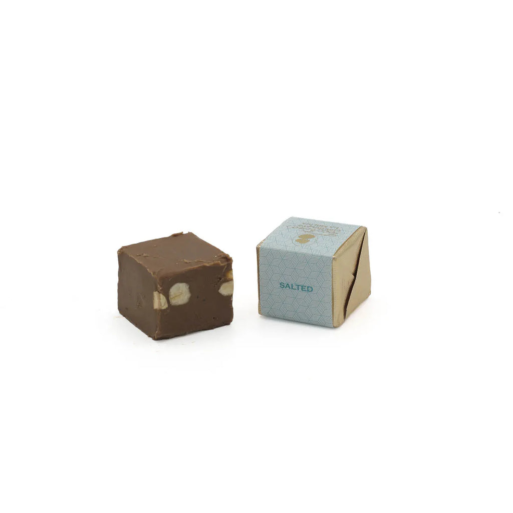 30 WRAPPED SALTED GIANDUIA MILK AND HAZELNUT TRUFFLES CUBE BOX